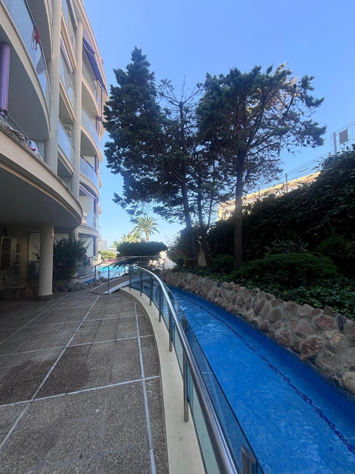 Apartamentos Cala Crancs Салоу Экстерьер фото